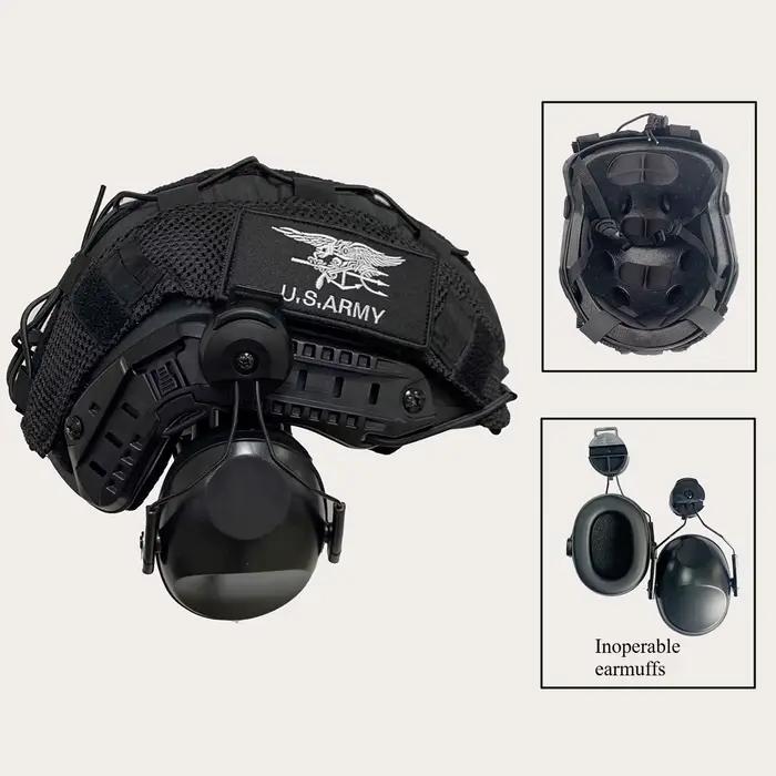 Le Personnel des forces spéciales du casque tactique rapide est émission d'un équipement de protecti
