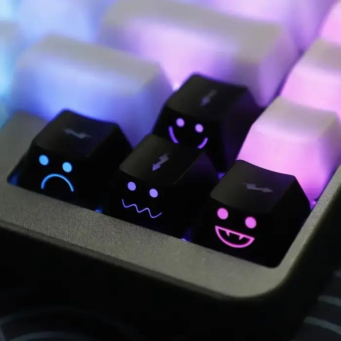 2025 nouveau jeu de capuchons de touches Emo mignon WASD flèche large capuchon de clé d'éclairage po