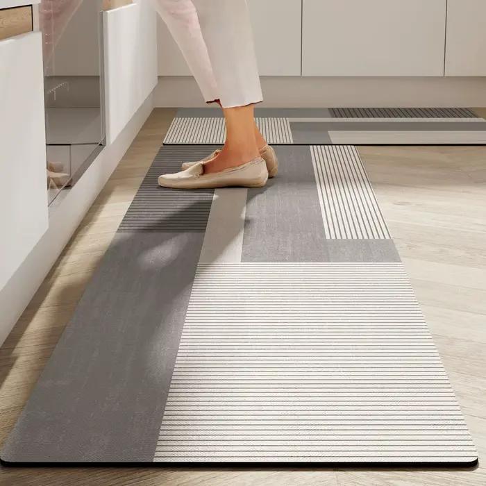 Tapis de sol de cuisine de style japonais 2026, nouveau tapis antidérapant en boue de diatomée style crème, tapis long absorbant l'eau et résistant à l'huile