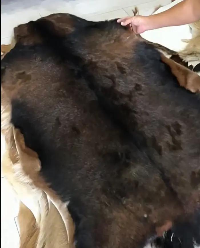 Tapis de zone unique en peau de chèvre naturelle