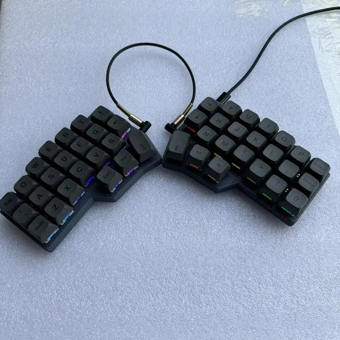Corne V4 Kit de clavier divisé Support personnalisé flacon filaire rvb échange à chaud claviers mécaniques de jeu ergonomiques pour gaucher et droitier