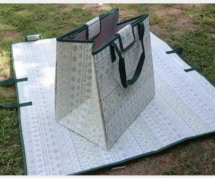 Tapis de pique-nique pliable avec sac de rangement, imperméable, anti-sable, portable, couverture de sol pour la plage, le camping et les voyages