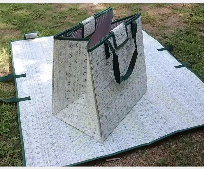 Tapis de pique-nique pliable avec sac de rangement, imperméable, anti-sable, couverture portable pour l'extérieur, tapis de sol pour la plage, le camping et les voyages