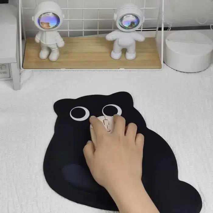 Tapis de souris chat aux grands yeux