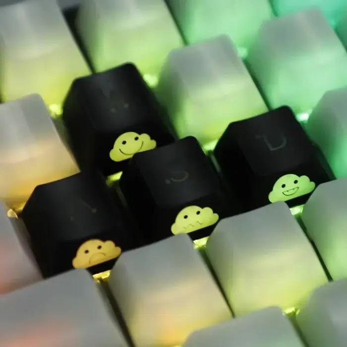 2025 nouveau jeu de capuchons de touches Emo mignon WASD flèche large capuchon de clé d'éclairage pour clavier mécanique Compatible avec MX Switch