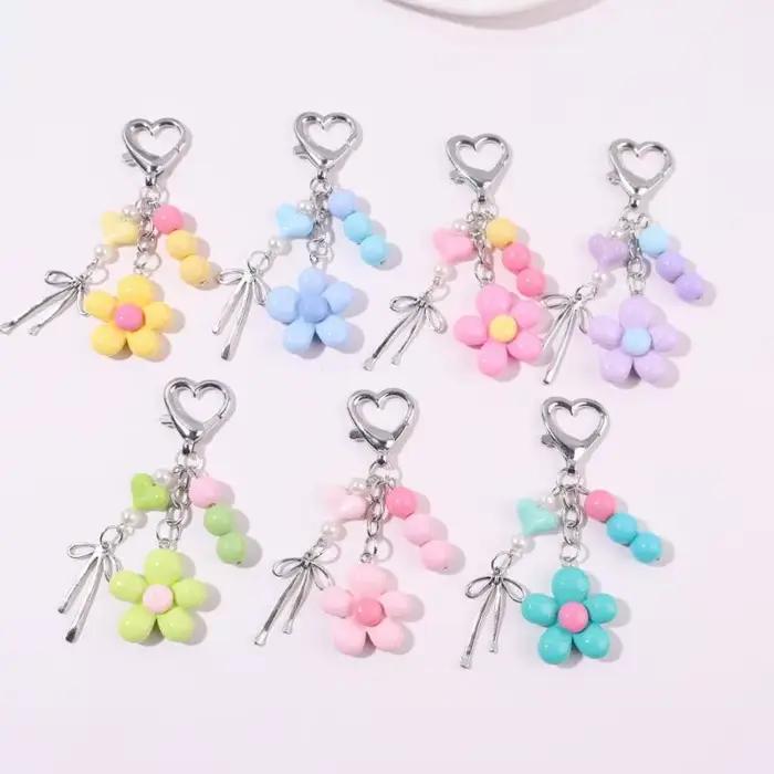 Porte-clés tendance avec pendentif fleur perlé, accessoire de sac parfait, cadeau idéal