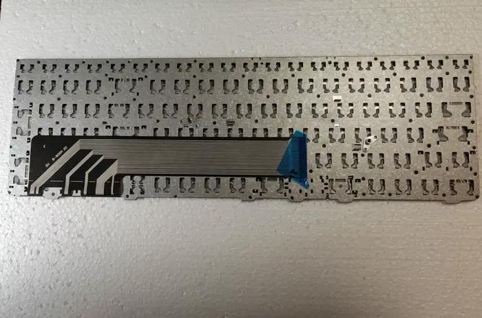 Clavier d'ordinateur portable avec cadre argenté