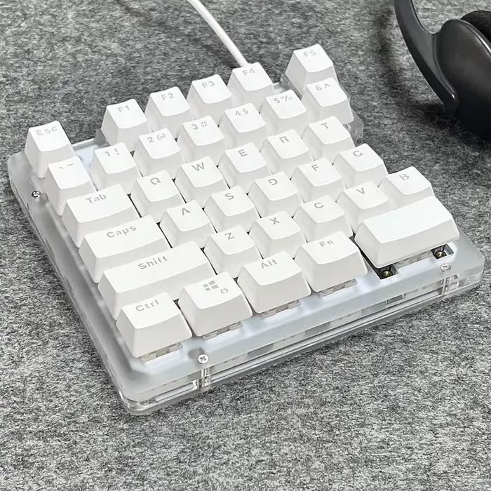 Clavier mécanique filaire DEBROGLIE DB78-3C rétroéclairé par LED