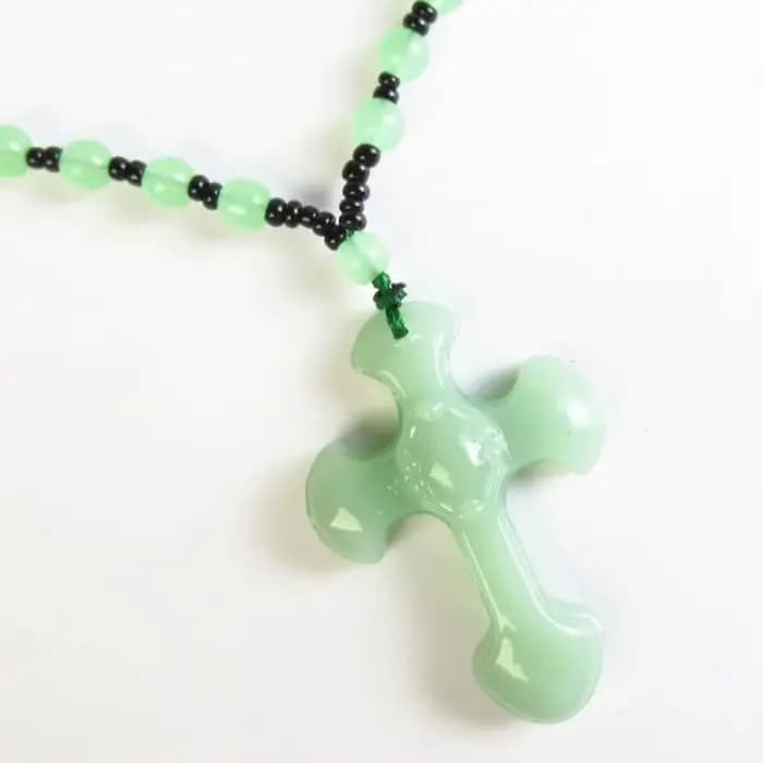 Pendentif Croix Chrétienne Perlé