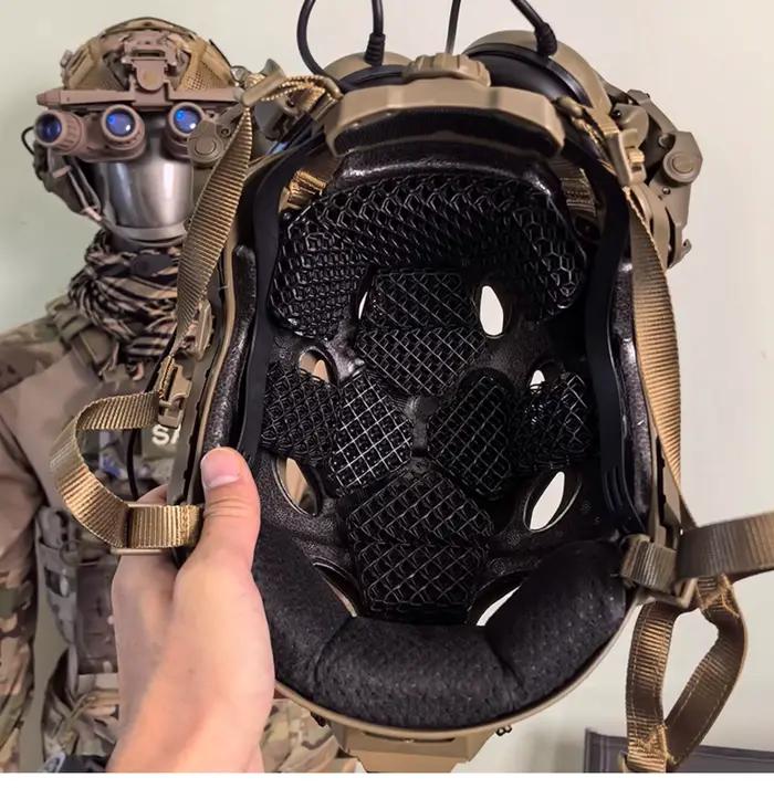 Doublure de casque en nid d'abeille polymère