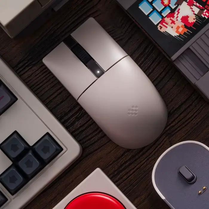 Souris rétro R8 8BitDo avec capteur optique PAW 3395 DPI 26K