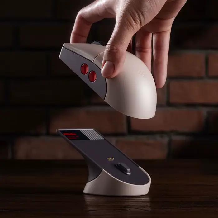 Souris rétro R8 8BitDo avec capteur optique PAW 3395 DPI 26K
