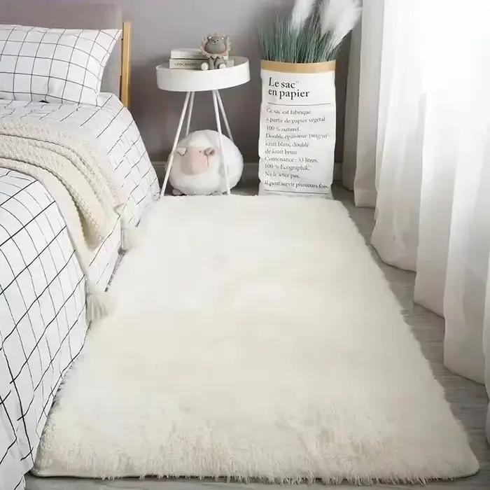 Tapis moelleux en peau de mouton blanc crème