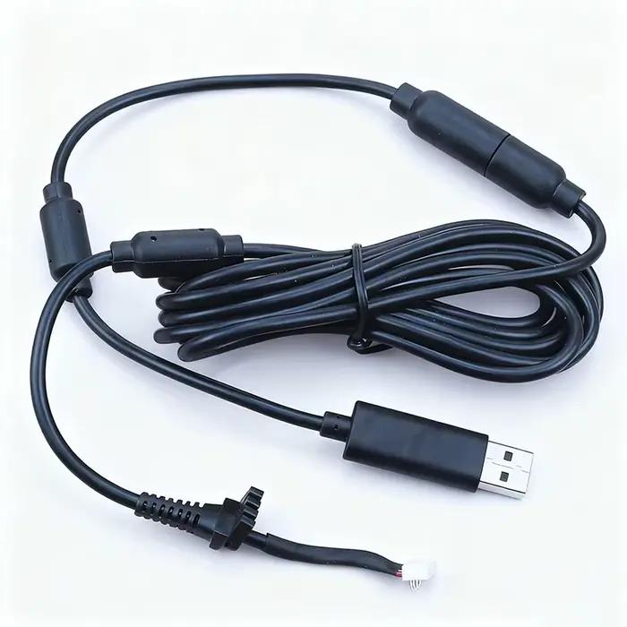 Le câble USB avec anneau magnétique