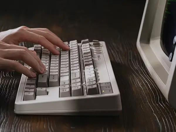 Clavier mécanique rétro 8BitDo avec pavé numérique rétro 18 Compact