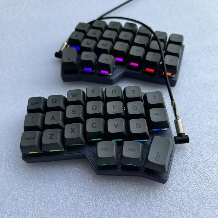 Corne V4 Kit de clavier divisé Support personnalisé flacon filaire rvb échange à chaud claviers mécaniques de jeu ergonomiques pour gaucher et droitier