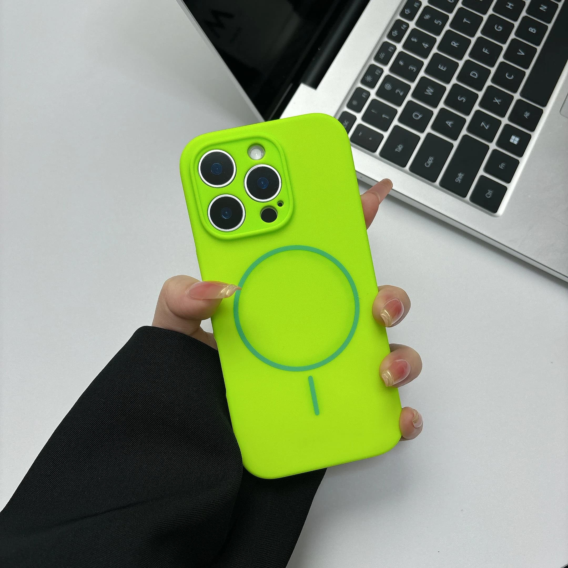 Coque magnétique fluorescente en silicone tendance pour Magsafe compatible iPhone 17 Air 16 15 14 Pl