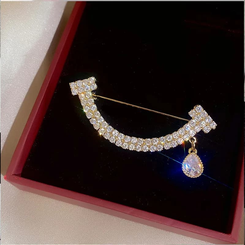 Nouvelle broche de sourire pour femmes, broche de sens au Design de Niche tendance, accessoire haut 