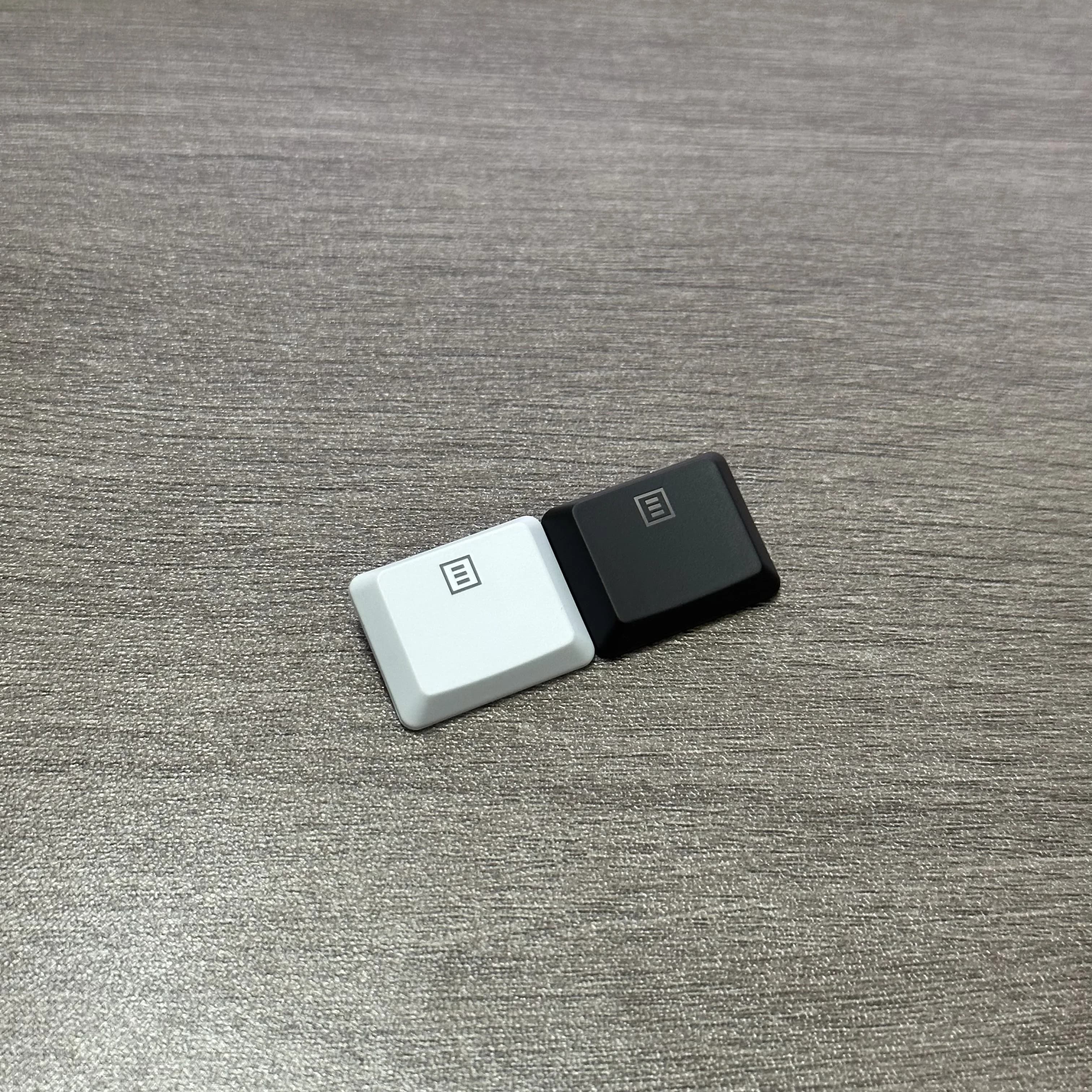 Capuchon de touche translucide unique adapté au clavier mécanique Logitech G815/G813/G915 TKL pour l