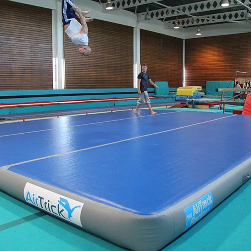 Tapis de gymnastique gonflable de grande taille