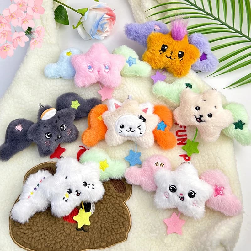 Dessin animé mode ailes étoile pendentif porte-clés poupée mignonne en peluche pendentif créatif Kawaii sac d'école décoration accessoires cadeaux
