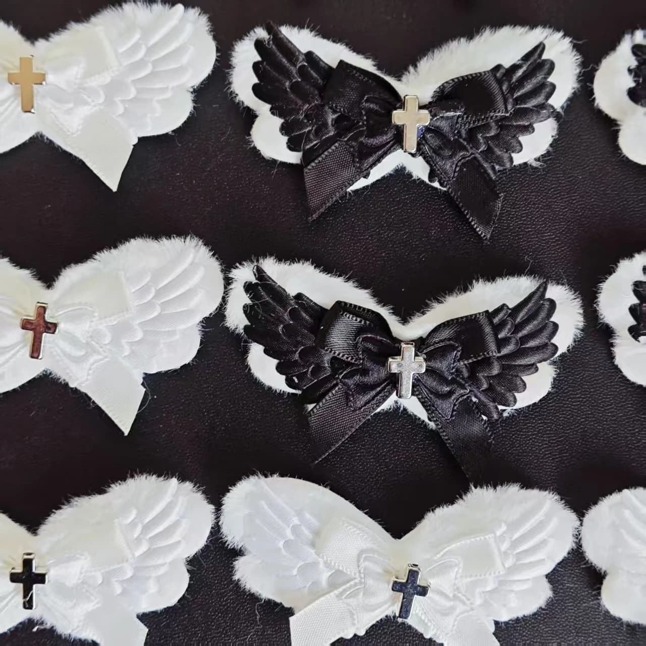 12 accessoires pour ailes d'ange en forme d'arc, ailes d'ange et de diable avec croix, schéma de couleurs noir et blanc, adaptés aux accessoires faits à la main
