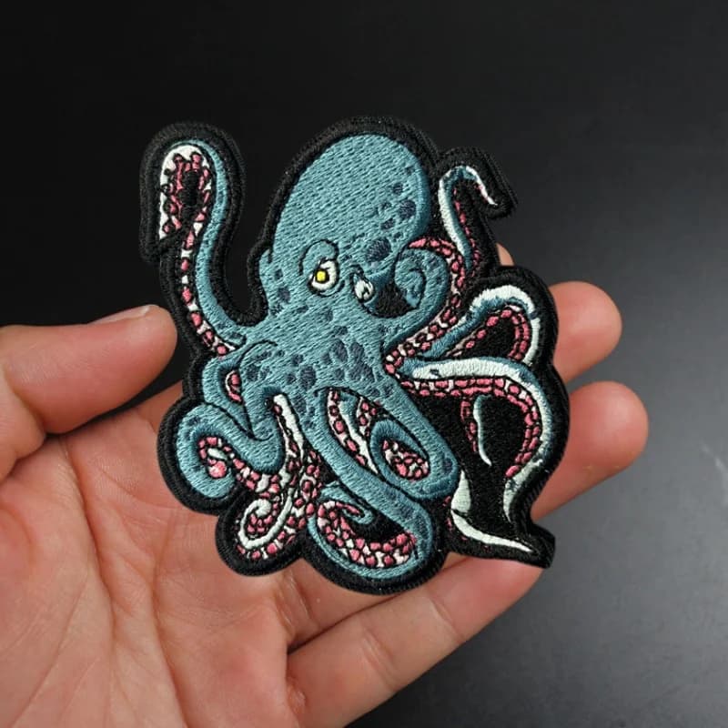 Patch brodé de poulpe sur vêtements