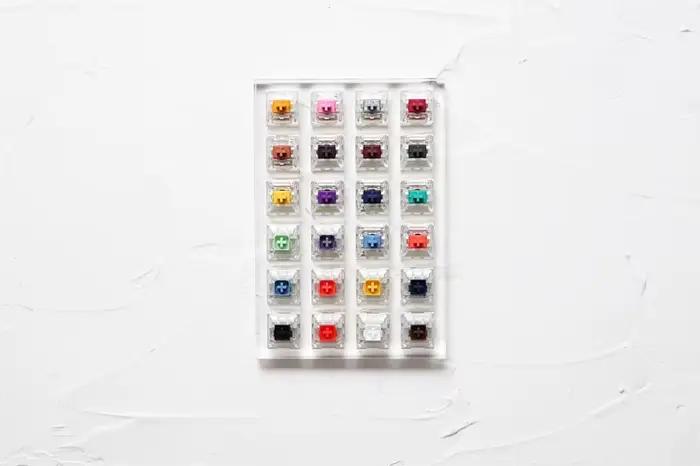 Testeur de 24 interrupteurs Kailh avec base acrylique et touches vierges pour claviers mécaniques pour enfants et adultes, configurables pour ordinateurs portables et de bureau, touches mécaniques interchangeables pour une utilisation ergonomique et confortable