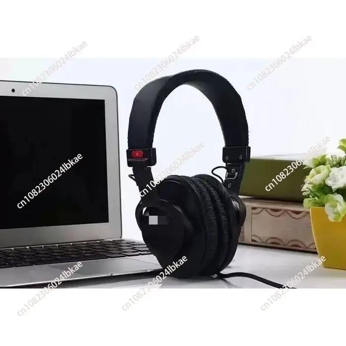 Les écouteurs stéréo circum-auriculaires MDR 7506 pour la production musicale