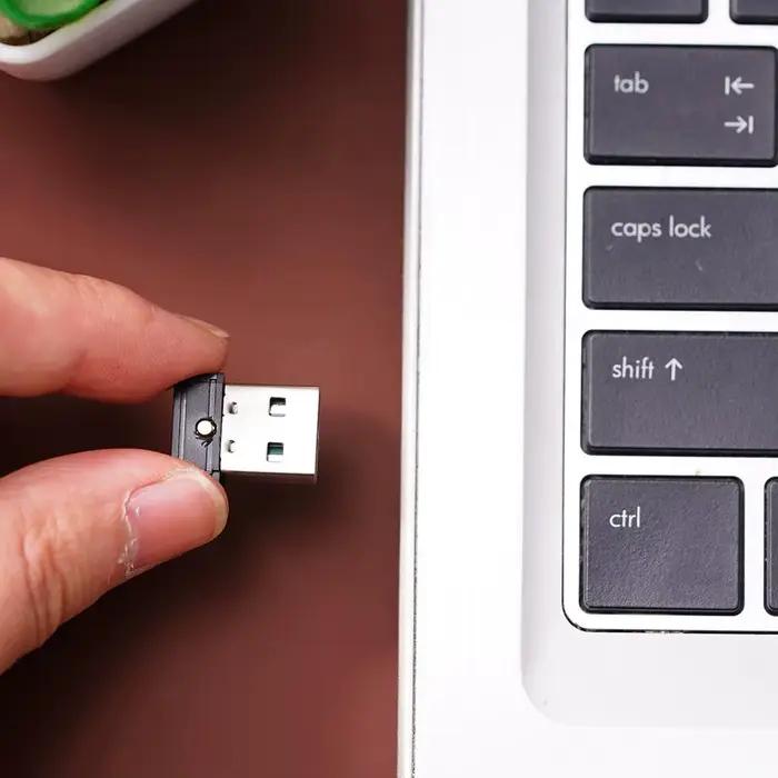 Souris d'ordinateur automatique indétectable par USB