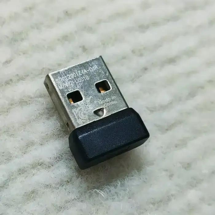 Adaptateur récepteur dongle USB pour clavier et souris légers sans fil Logitech MK470
