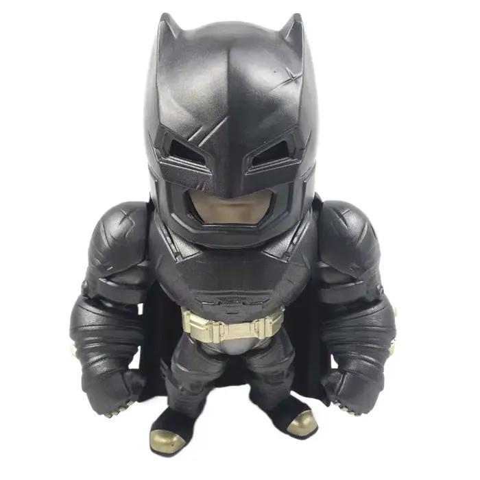 Figurine articulée Batman Armure Chevalier Noir avec têtes interchangeables