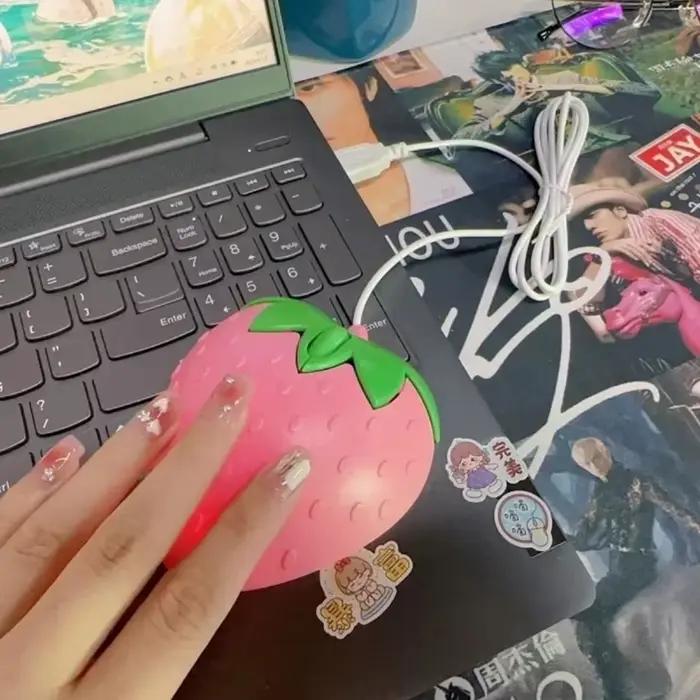 Souris USB rose élégante, souris jeu optique compacte pour le bureau le bureau