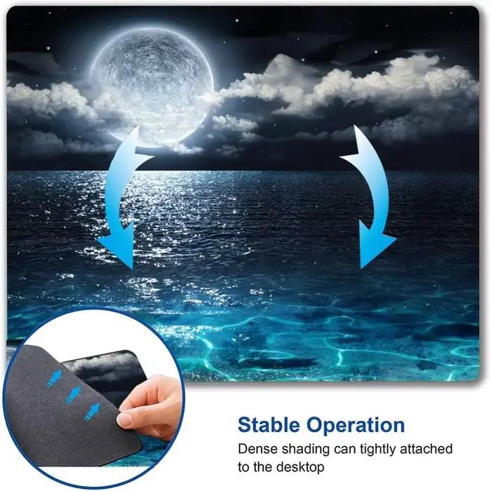 Tapis de souris carré avec motif lune illuminant l'océan bleu clair