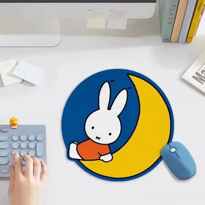 Miffy lapin tapis de souris mignon périphérique de forme irrégulière
