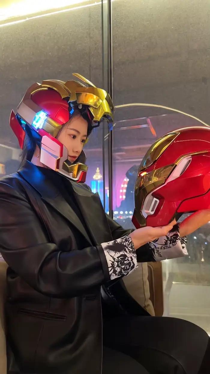 Casque Iron Man Mk5 Mk50 Mk17 avec commande vocale Jarvis, lumière LED, modèle portable pour adultes, jouet, cadeau d'anniversaire