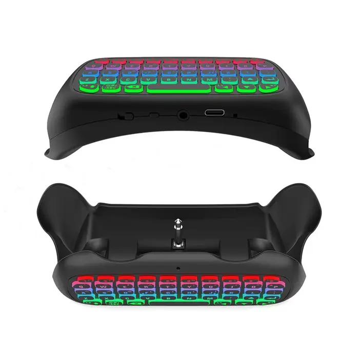 Mini-clavier de chat sans fil pour manette PS5/PS5 Pro clavier de jeu avec prise audio 3,5 mm et luminescence RGB personnalisable pour une expérience de jeu immersive et confortable