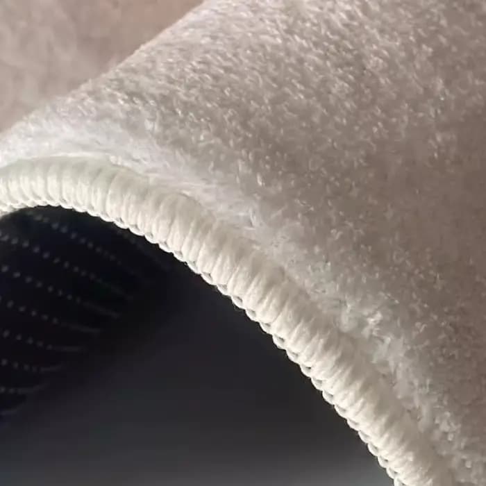 Tapis de forme irrégulière pour salon