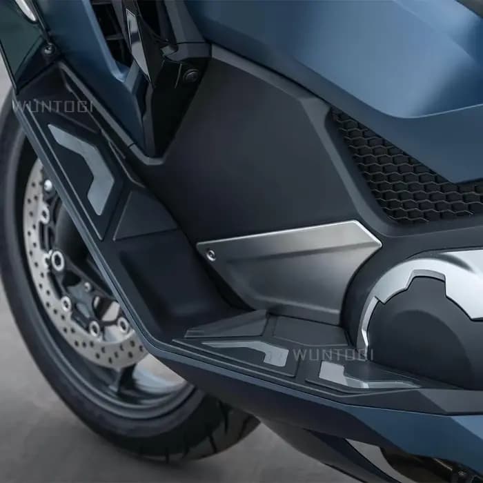Couvercle latéral de pédale pour moto Forza 750 2025
