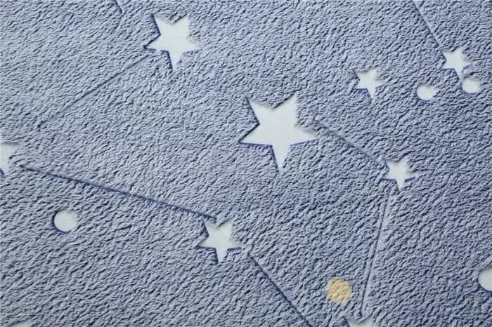 Grand tapis lumineux dans le noir avec étoiles pour la décoration de chambre d'enfant
