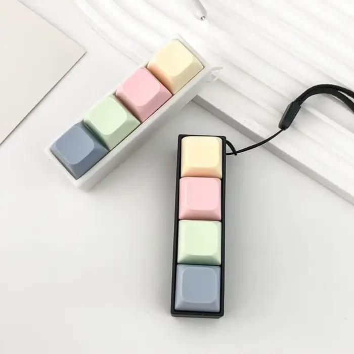 Nouveau 2/3/4 touches doigt clavier Keycap bouton Fidget porte-clés Gadget soulagement du Stress Clicker jouet adulte