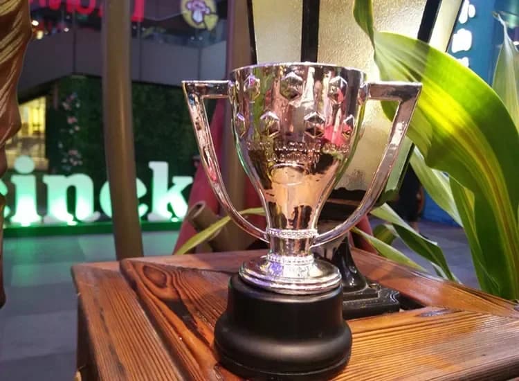 Coupe du trophée du championnat de La Liga, hauteur 16 cm, prix des champions