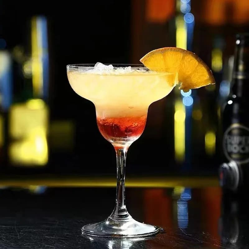 Verre à cocktail en forme de triangle Martini Mixeurs classiques pour bar, verre haut créatif